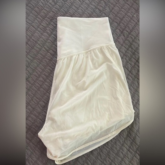 Lululemon shorts - Picture 7 of 8